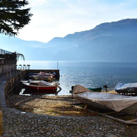 Our Happy Place - Casa Vacanze Per Il Viaggiatore Slow แมนเดลโล เดล ลาริโอ ภายนอก รูปภาพ